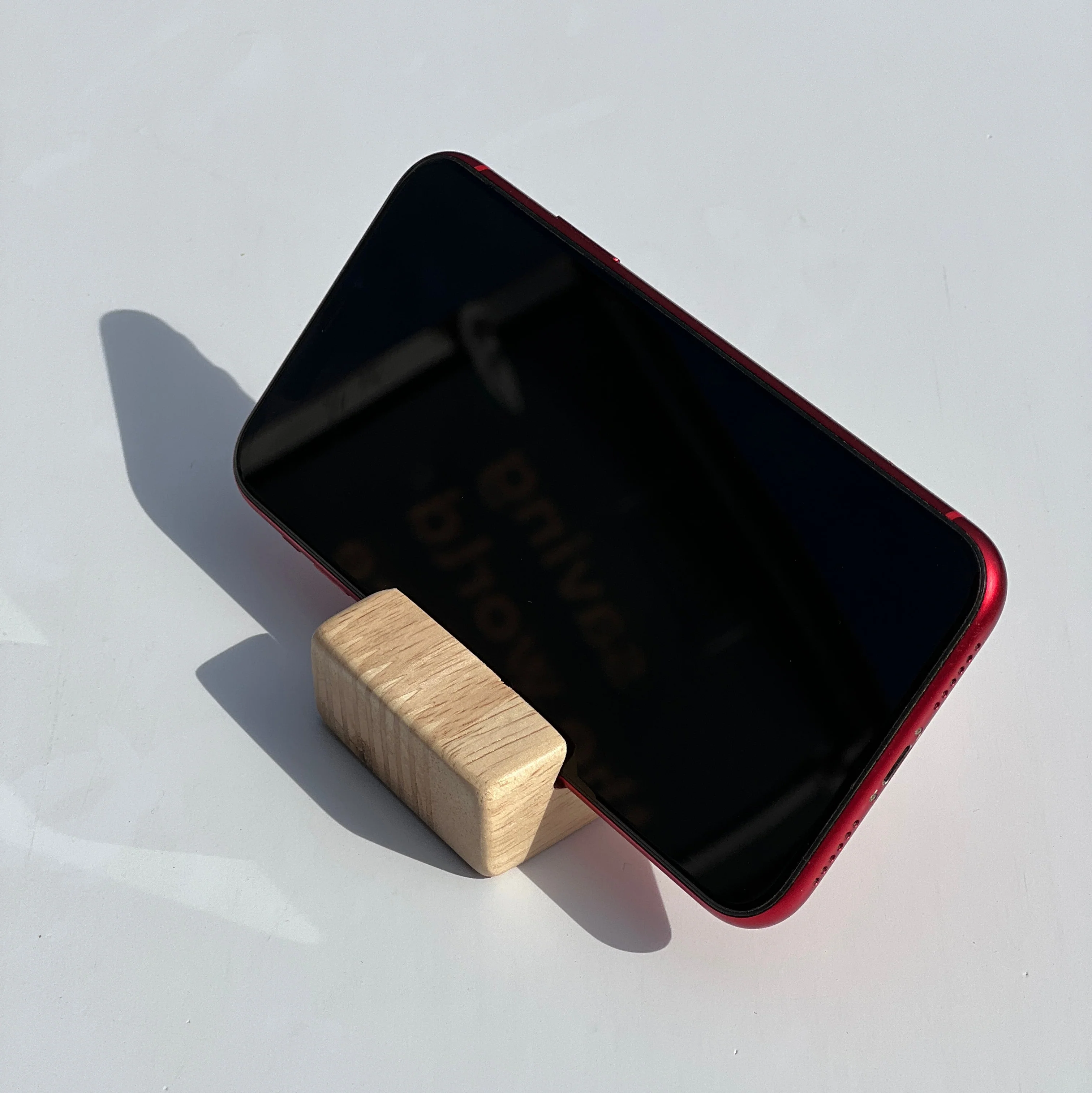 KECHI Hevea Wood Phoneholder - Image 3