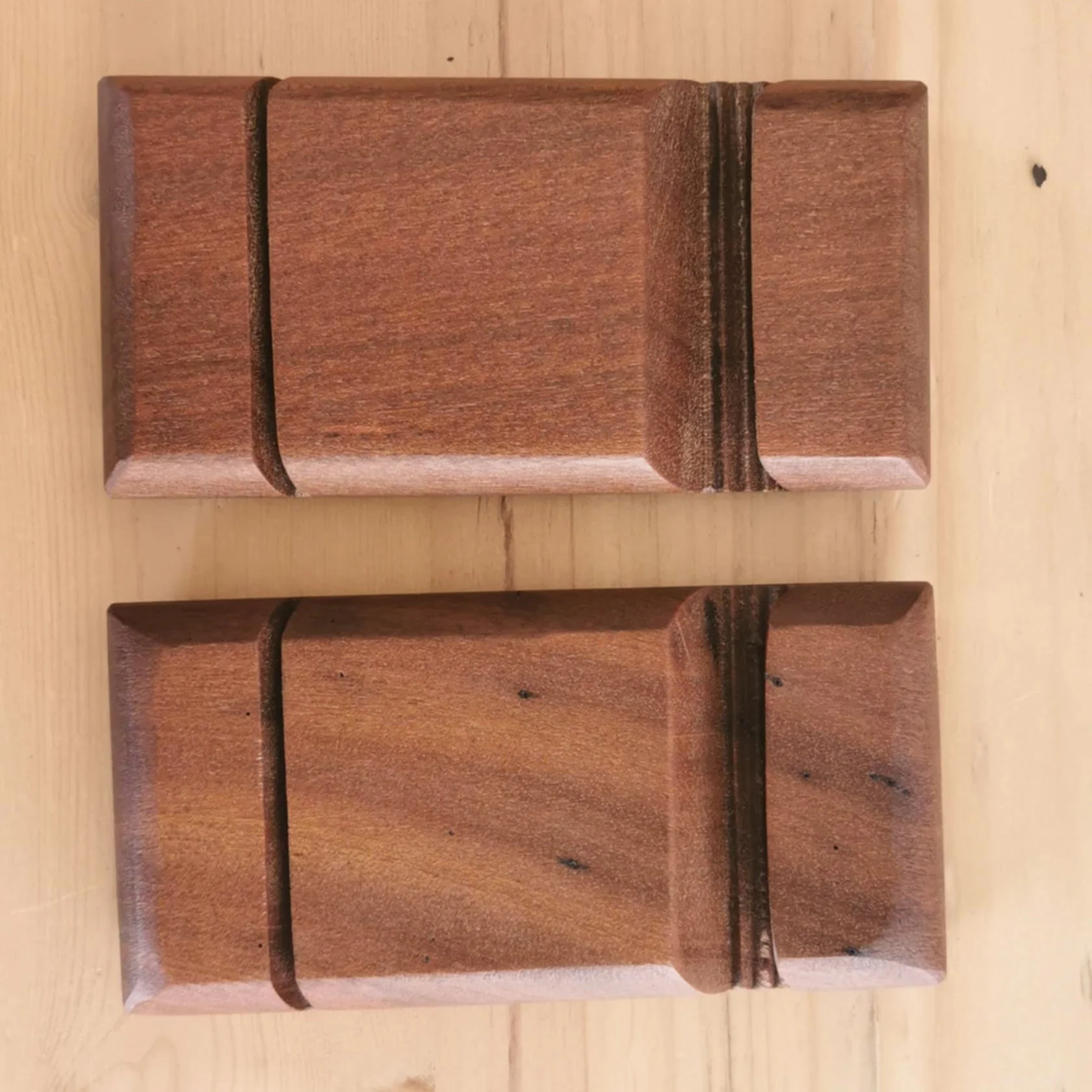 KOCHI Phoneholder + card slot Design C - Image 4