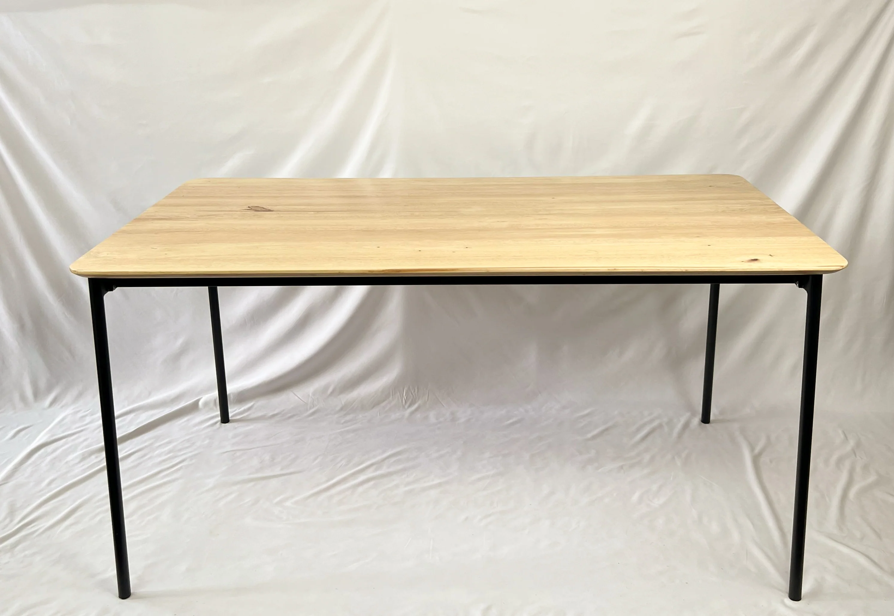 SLICK Dining Table - Image 3