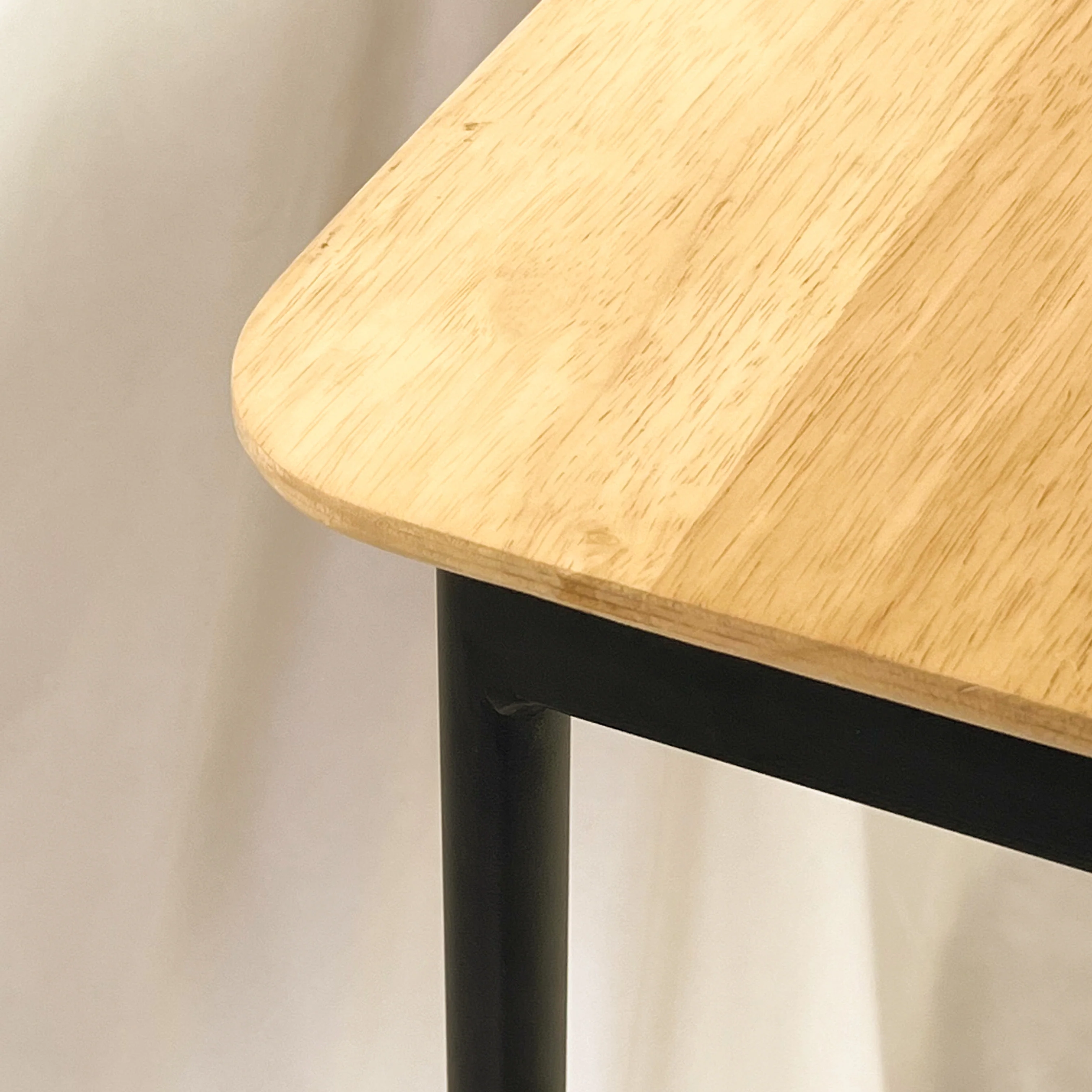 SLICK Dining Table - Image 4