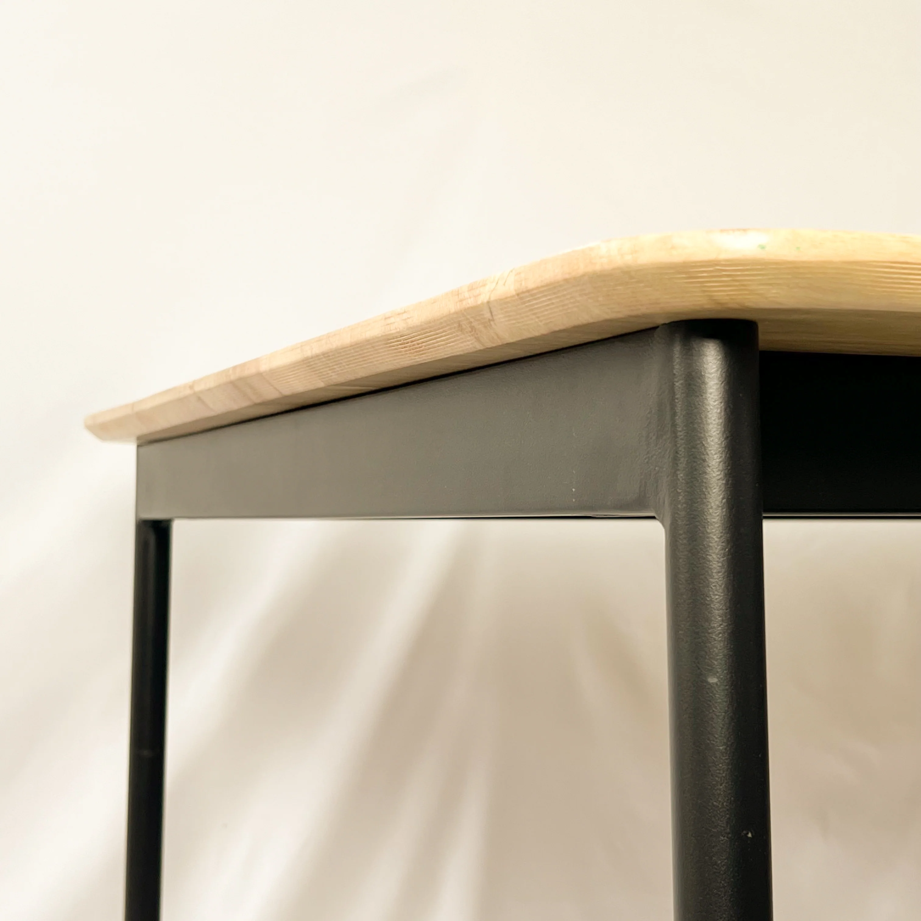 SLICK Dining Table - Image 7
